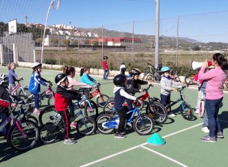 El CEIP Manuel Bru graba un vídeo con la esperanza de volver a ganar los premios «Acción 6 de abril»