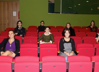 “8 Moraireres” involucradas en una comedia de intriga, amor y asesinato