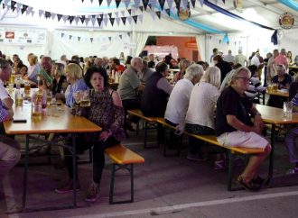 Más de 7.000 litros de cerveza alemana se servirán en la “Oktoberfest Teulada Moraira”