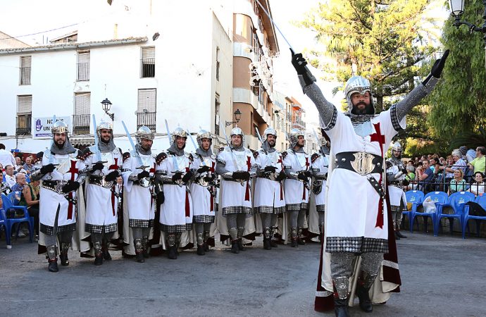 La Filà Templaris de Benissa celebra 40 años por todo lo alto