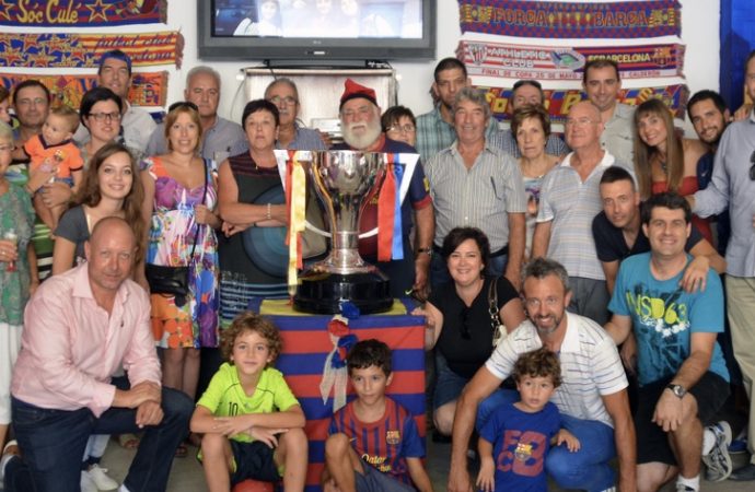 El Avi Joan Casals, dos ex jugadores del F.C Barcelona y la última Copa de la Liga en el 25 aniversario de la Penya Barcelonista de Benissa