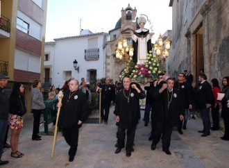 Los vecinos de Teulada saldrán al balcón este domingo a cantar el himno a Sant Vicent Ferrer