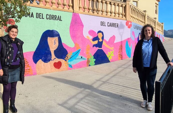 Alcalalí crea un mural con el lema “L’ama del corral, del carrer i de la flor de l’ametler”