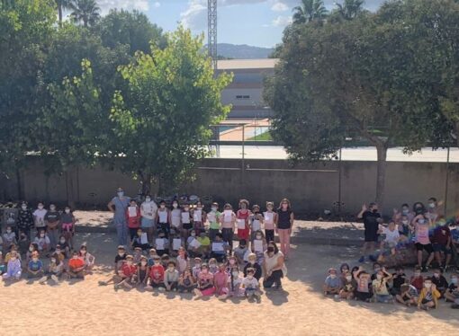 Escolares del CEIP “Ausiàs March” de Els Poblets se vuelcan con los niños afectados por el volcán de La Palma