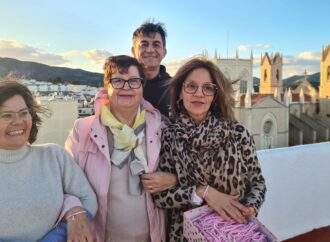 Los benisseros aprovechan la Fira i Porrat de Sant Antoni para luchar contra el cáncer