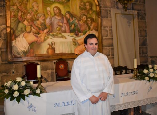 El sacristán Miguel Signes, 10 años ayudando desinteresadamente a la parroquia de Teulada