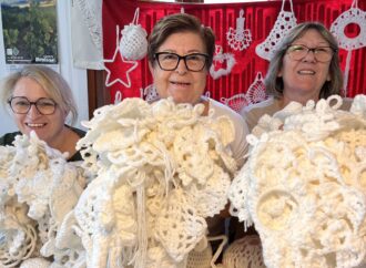 Más de 1.000 adornos colgarán del árbol de Navidad de Benissa