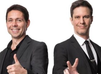 El positivismo llega hoy a Benissa con Fabián Villena y Toni Bright