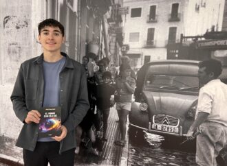Marcos Moreno Cabrera, el joven benissero que invierte parte de sus ahorros en la publicación de su primer libro