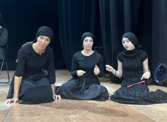 Ondara commemora el 25N amb la representació teatral de “La Casa de Bernarda Alba”