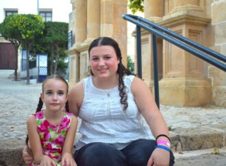 Alicia Arenas y Ariana Bisquert se convierten en las reinas de las fiestas de la Puríssima Xiqueta 2026