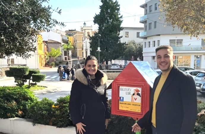 Ondara impulsa “Biblioteràpia lliure” amb 4 casetes de llibres en espais públics
