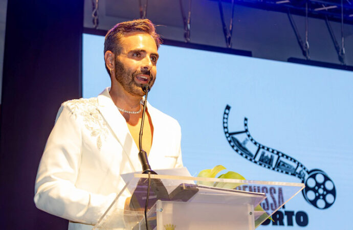 Sergio Checa enciende  la pantalla y el corazón con el preestreno de «Dafne y Pol»