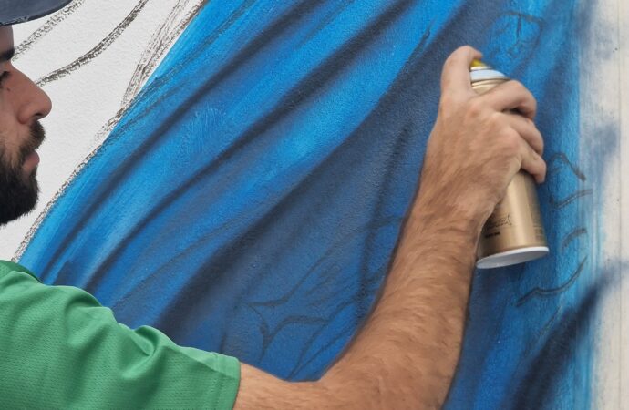 Cuatro miradas, un mismo pulso creativo: la “Exposició Col·lectiva” de Toni Ortolà, Jorge S. Jorge, Tador y Laura Gabari