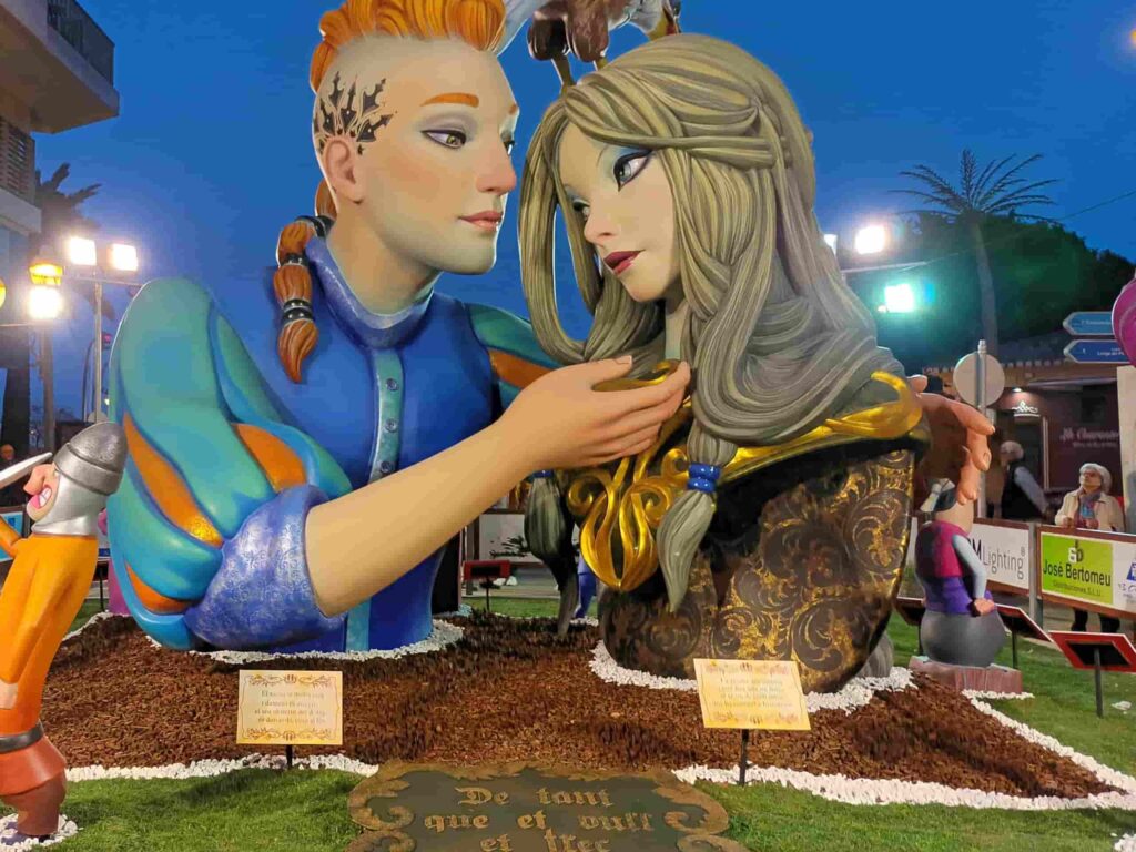 Ninot de una de las fallas de Denia