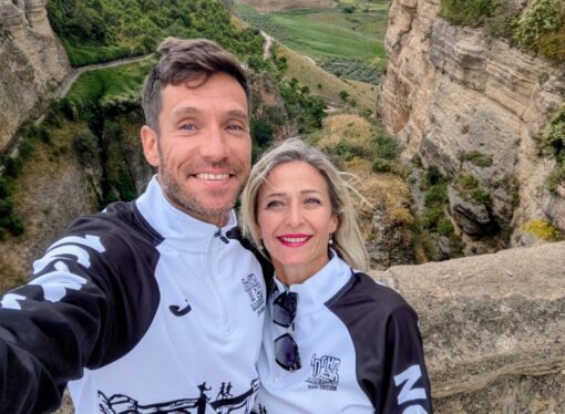 Jessica Muñoz y Pelayo Álvarez completan los 101km de Ronda esposados y baten el actual récord Guinness