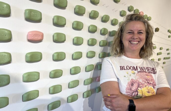 Marga Cano transforma Benissa en un univers de contes i simbolisme
