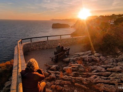 Imagen del mirador Cap Negre de Javea, viendo una de las mejores playas de la Costa Blanca