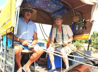 Una ruta entre mar i muntanya per mantenir viva la tradició dels carros