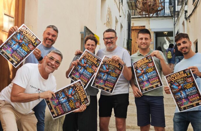 Benissa en Corto pone el punto y seguido con una gran noche de tributos, música y fuegos artificiales