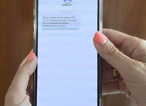 Sanidad envía un SMS a toda la población de la Comunitat Valenciana para observar el eclipse solar de manera segura