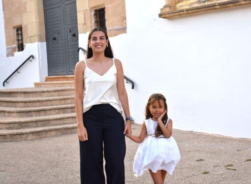 Una tarde con las nuevas reinas de las fiestas de Teulada, Aura Isabella Nieto y Clara Vara