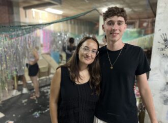 Eloi Lekë Weston Vula, el jove de 18 anys que farà història amb el decorat de l’Elecció de les Reines de Benissa