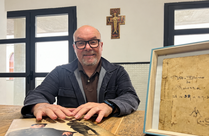 El cura de Benissa recupera el diario de guerra de su abuelo y convierte su historia en un legado de paz y esperanza